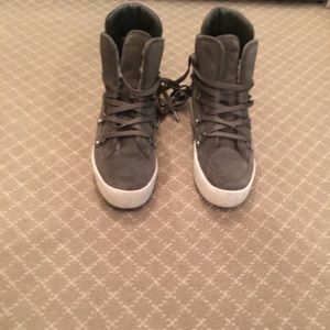 Kendall and Kylie snow furry boots